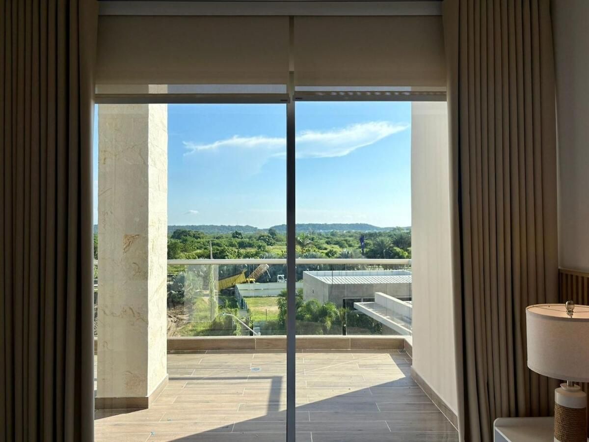 Pure Caribbean Flair In A Secured Family Cartagena