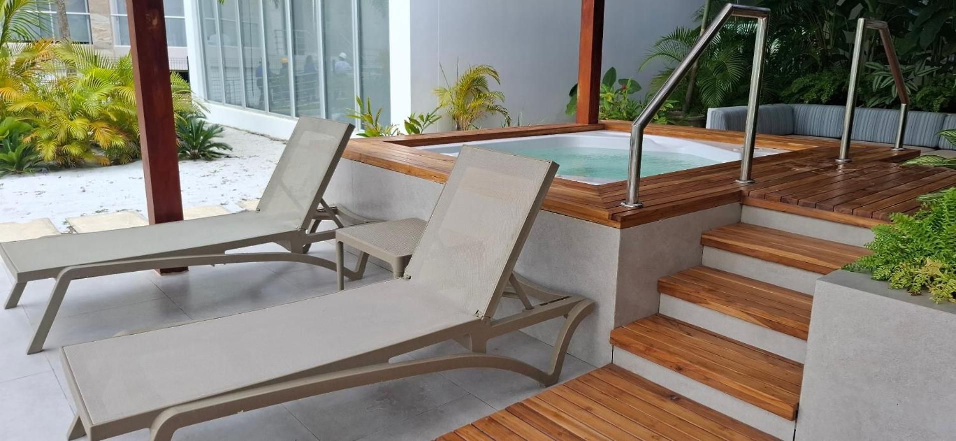 Pure Caribbean Flair In A Secured Family Apartamento *